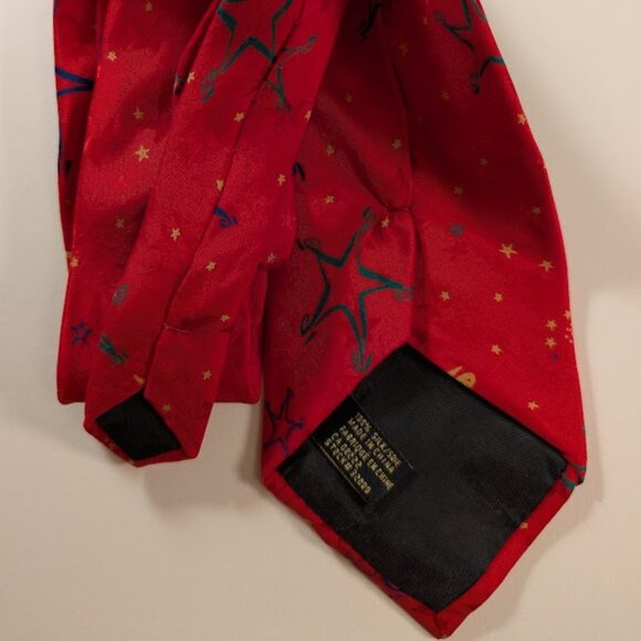 Boulevard Club 100% Silk Christmas Tie Red Star Print Unisex Holiday Accessory - Picture 6 of 8